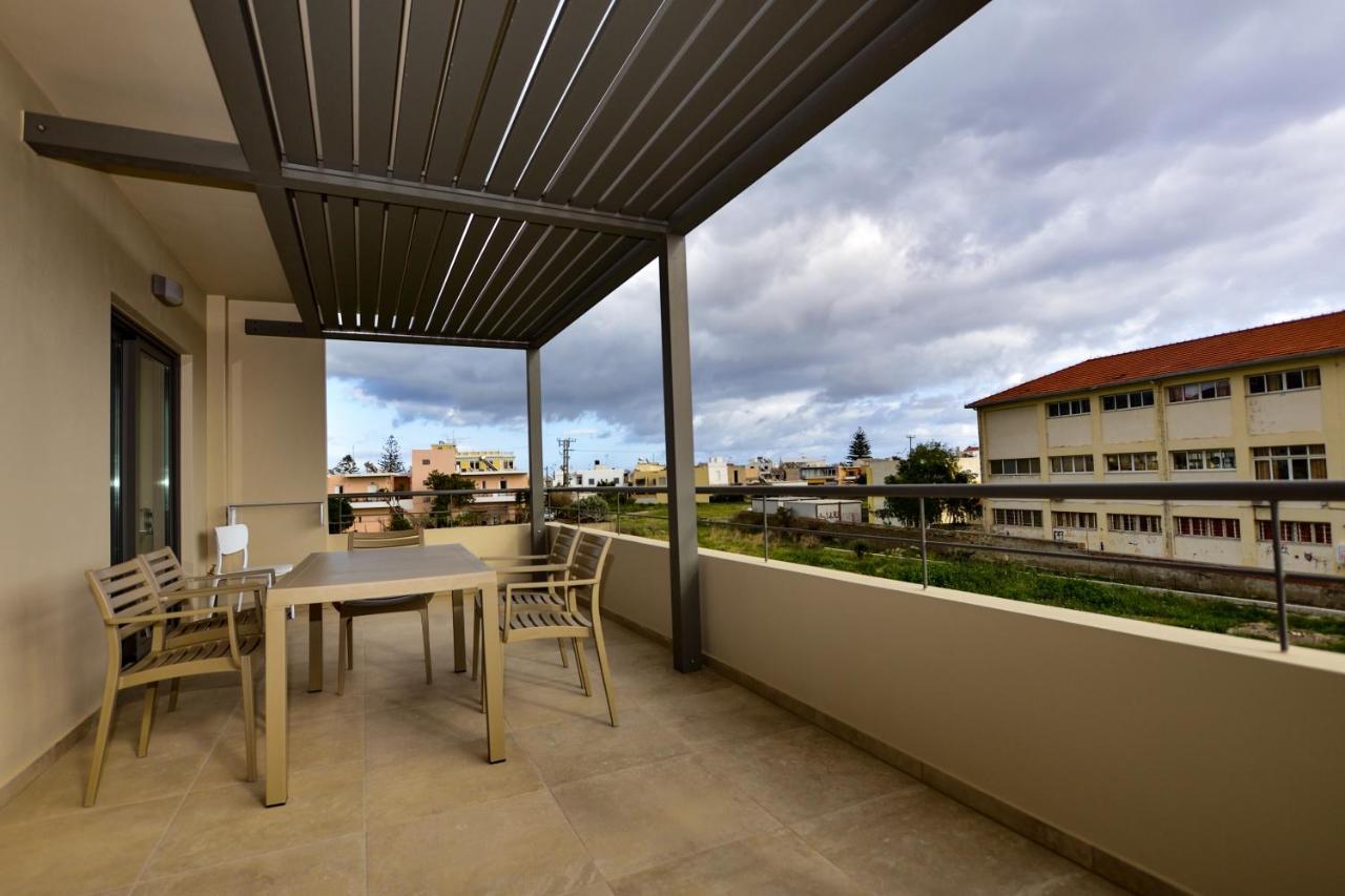 Rosemary Apartments Palaiochora Bagian luar foto
